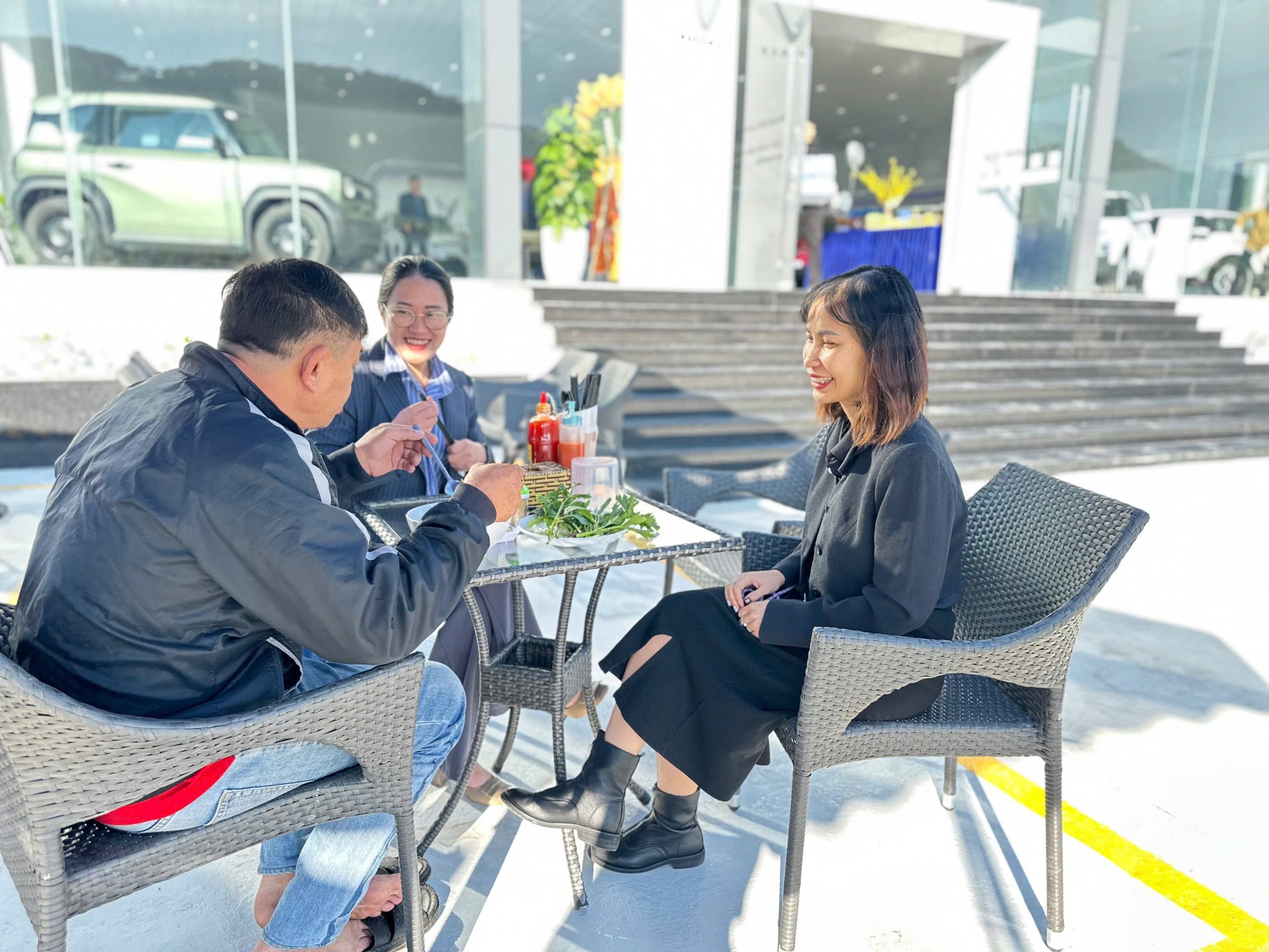 Cà phê sáng – kết nối khách hàng với dịch vụ VinFast tại VFG