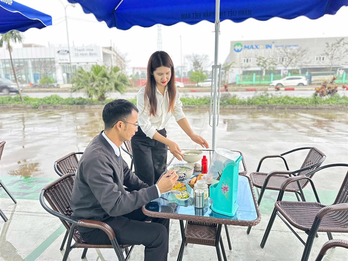 Trải nghiệm lái thử xe VinFast tại showroom VFG cuối tuần 