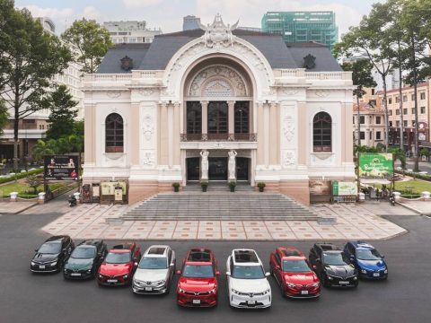 Vinfast triển khai chiến dịch “mãnh liệt vì tương lai xanh” - Hỗ trợ toàn dân chuyển đổi sang xe điện