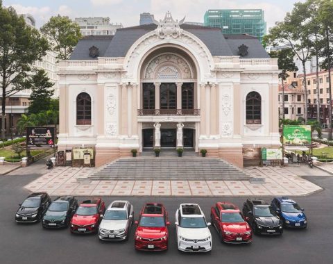 Vinfast triển khai chiến dịch “mãnh liệt vì tương lai xanh” - Hỗ trợ toàn dân chuyển đổi sang xe điện