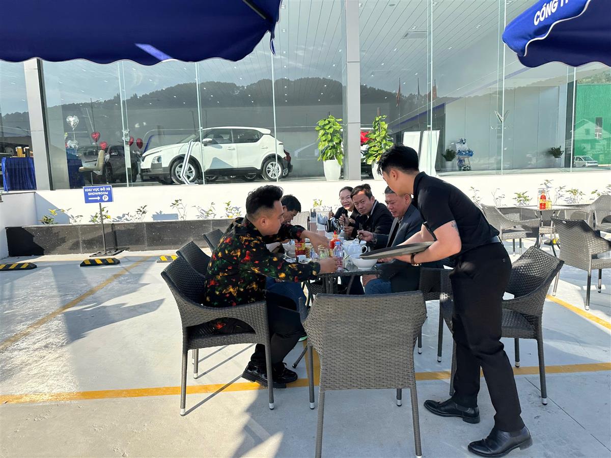 Cà phê sáng – kết nối khách hàng với dịch vụ VinFast tại VFG