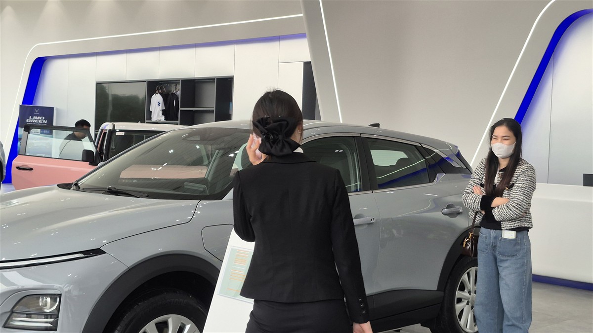 Trải nghiệm lái thử xe VinFast tại showroom VFG cuối tuần