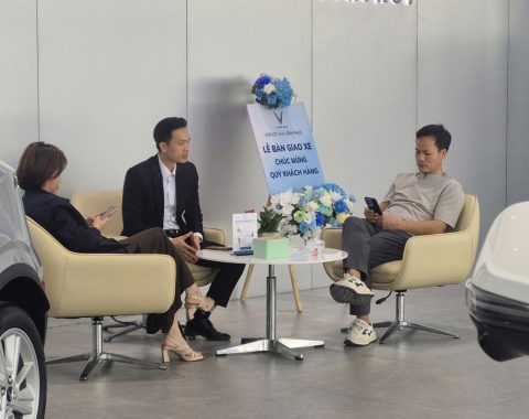 Khu chờ dịch vụ tại showroom VinFast VFG – trải nghiệm khác biệt